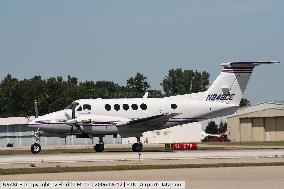 N948CE, 2000 Raytheon Aircraft Company B200 C/N BB-1736, B200