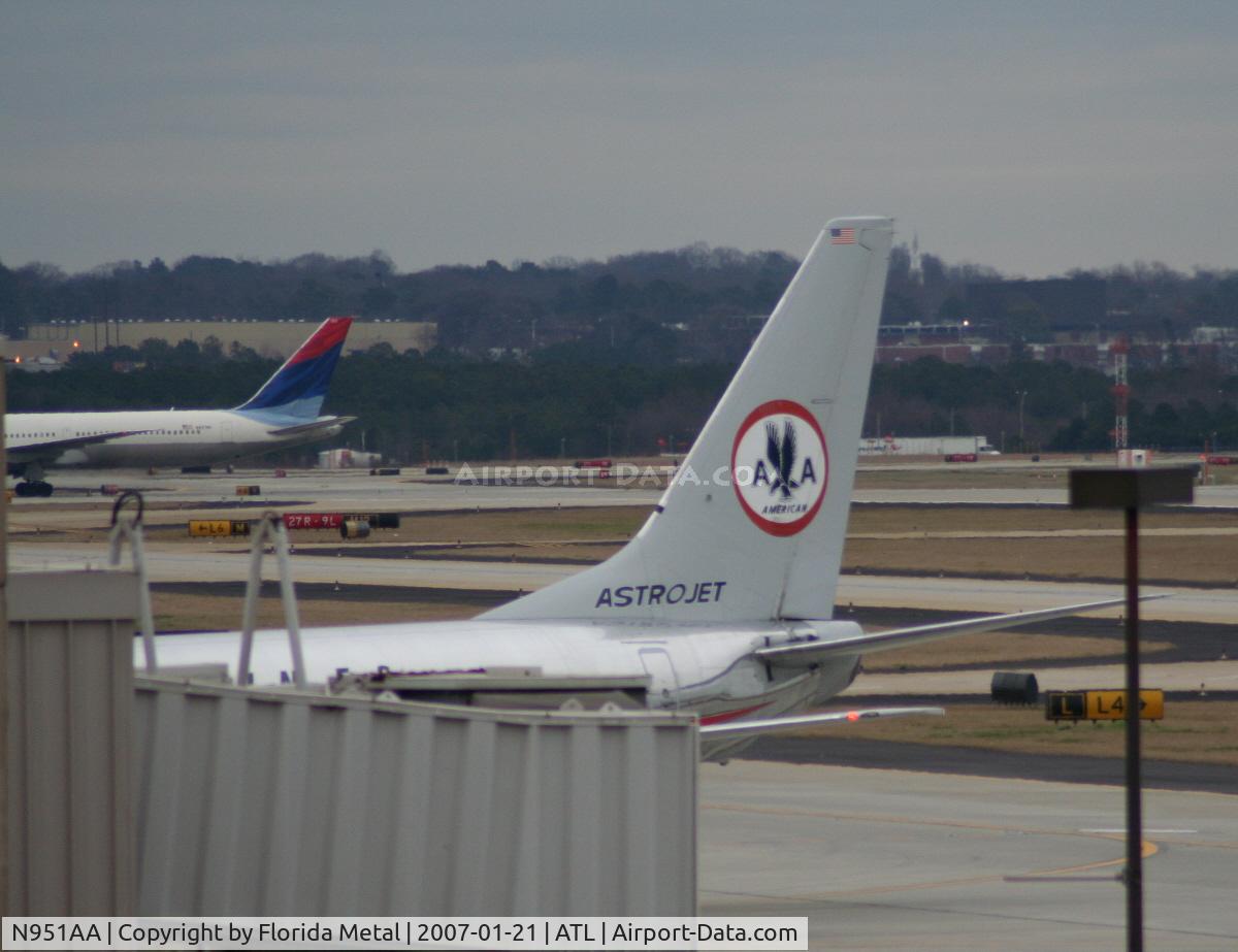 N951AA, 2000 Boeing 737-823 C/N 29538, American