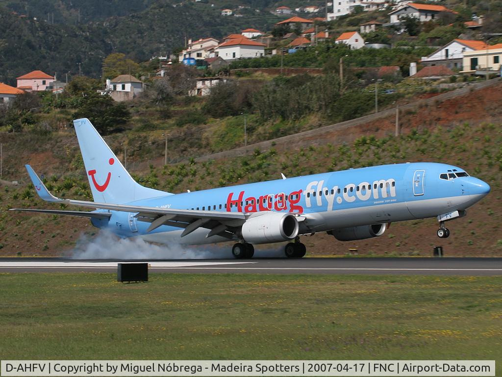 D-AHFV, 2000 Boeing 737-8K5 C/N 30415, Landing in rwy 05