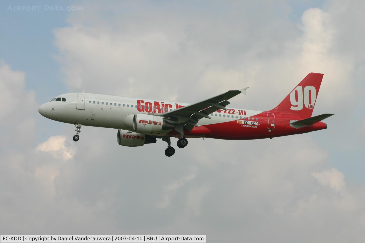 EC-KDD, 2002 Airbus A320-214 C/N 1767, arrival of flight IWD9361 from MAD