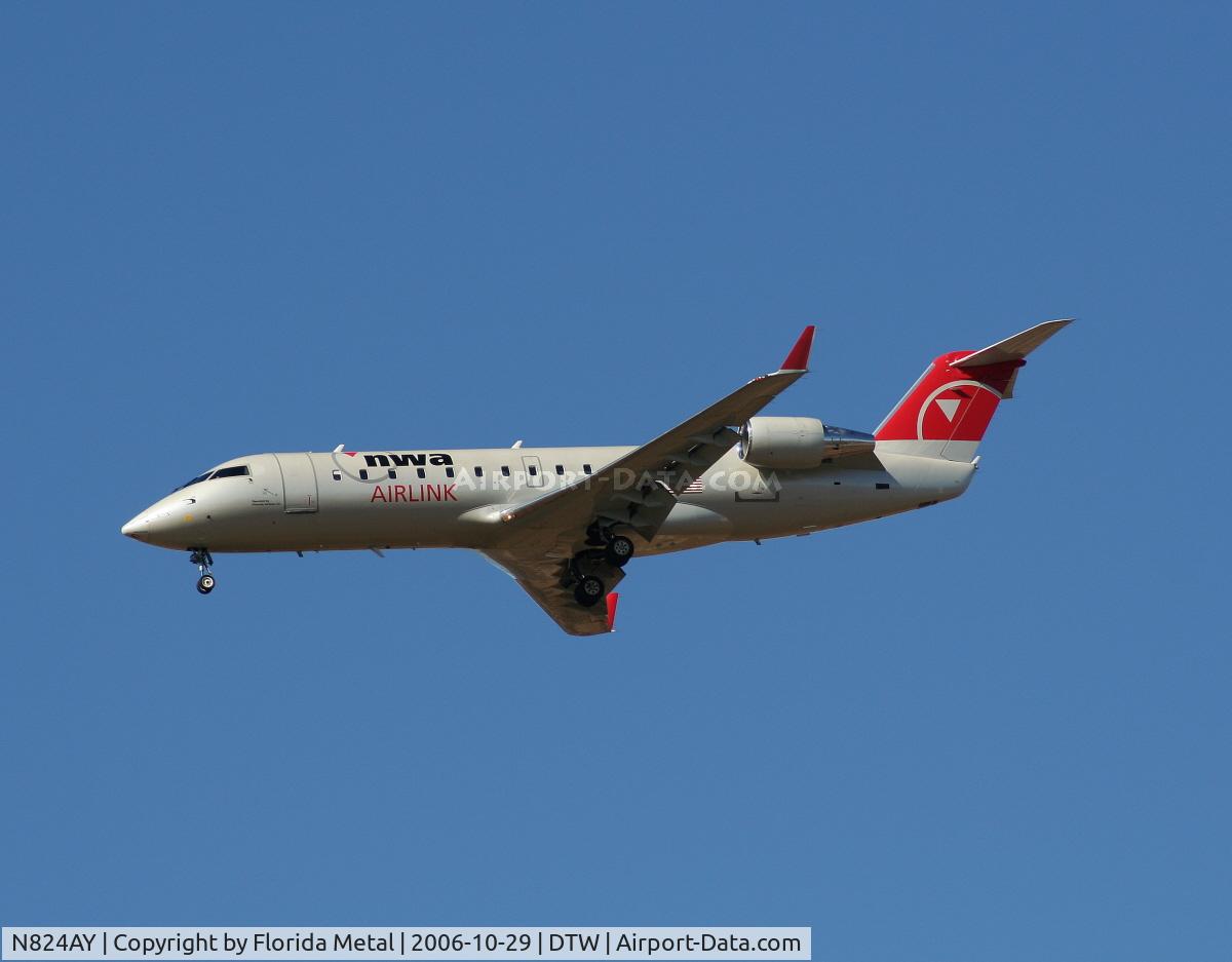 N824AY, 2005 Bombardier CRJ-200LR (CL-600-2B19) C/N 8024, Pinnacle