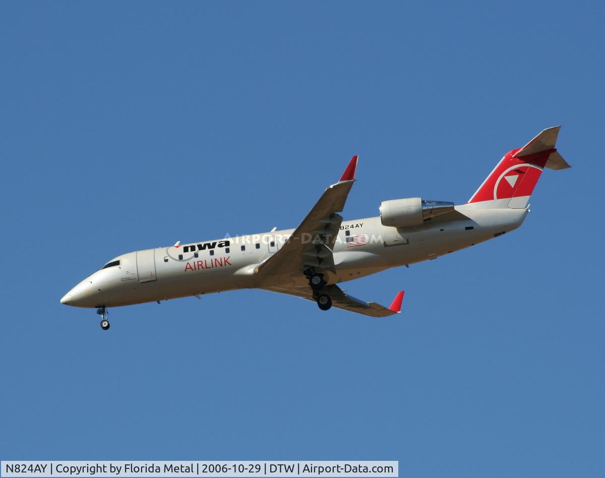 N824AY, 2005 Bombardier CRJ-200LR (CL-600-2B19) C/N 8024, Pinnacle