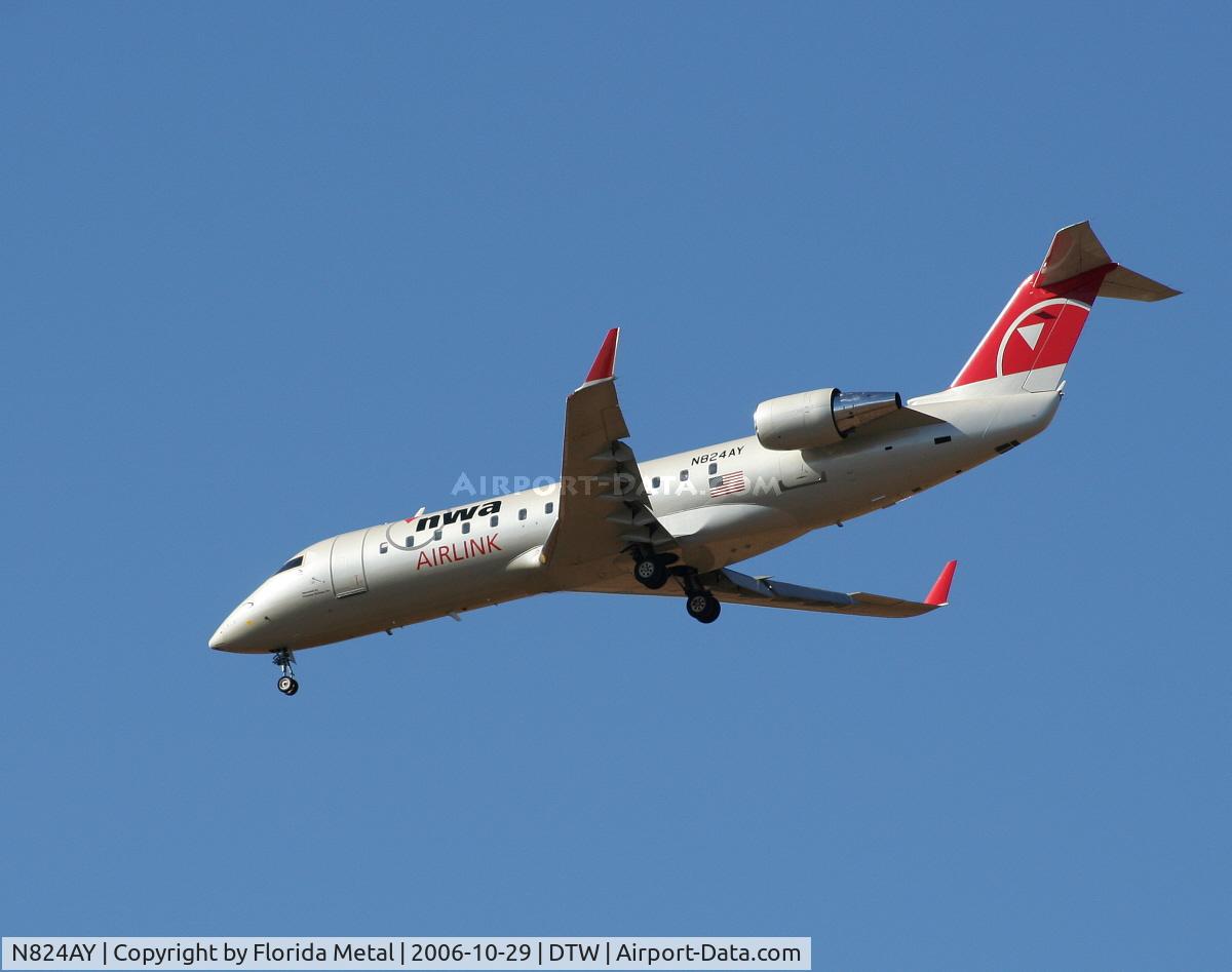 N824AY, 2005 Bombardier CRJ-200LR (CL-600-2B19) C/N 8024, Pinnacle