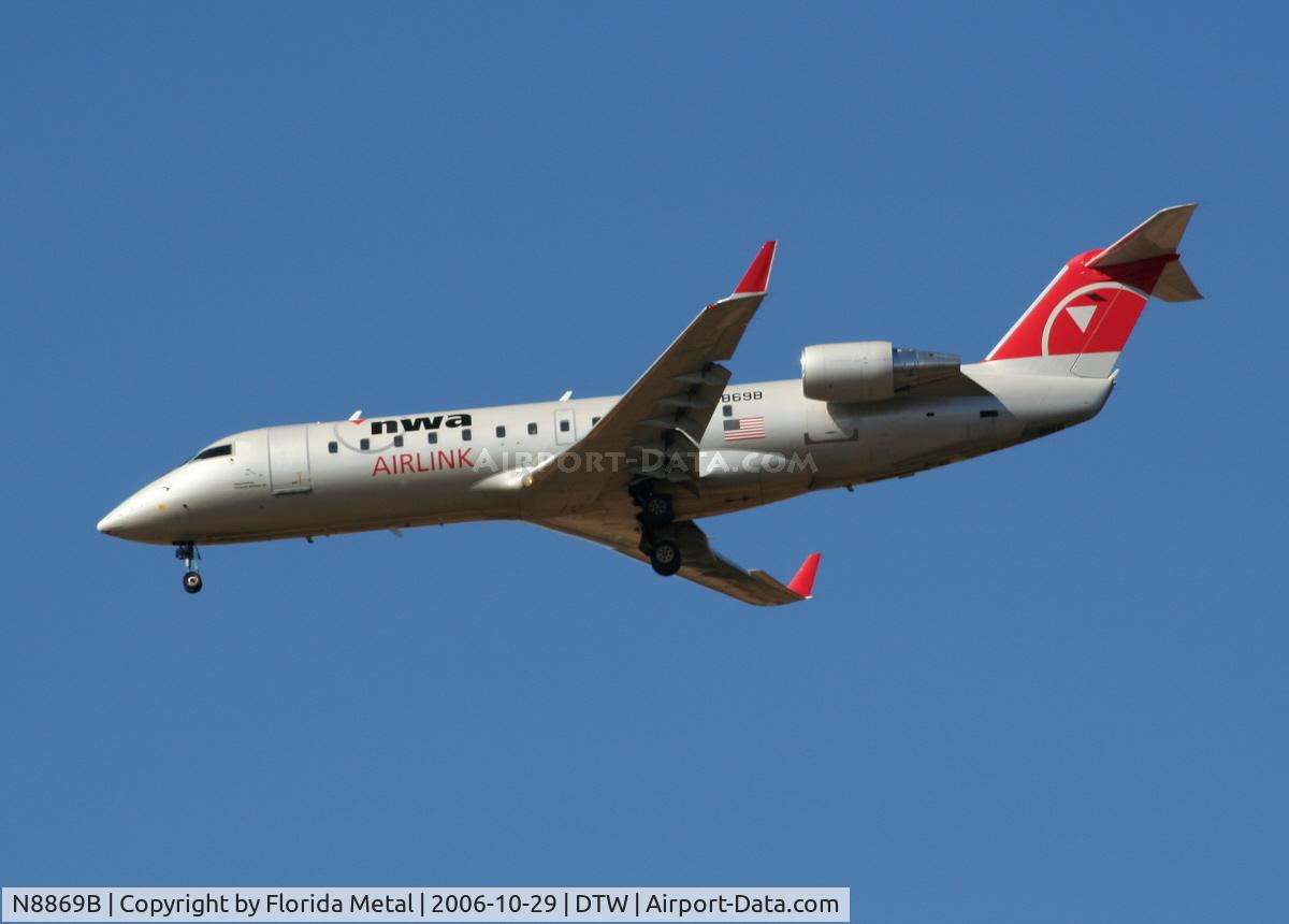 N8869B, 2003 Canadair CRJ-440 (CL-600-2B19) Regional Jet C/N 7869, Pinnacle