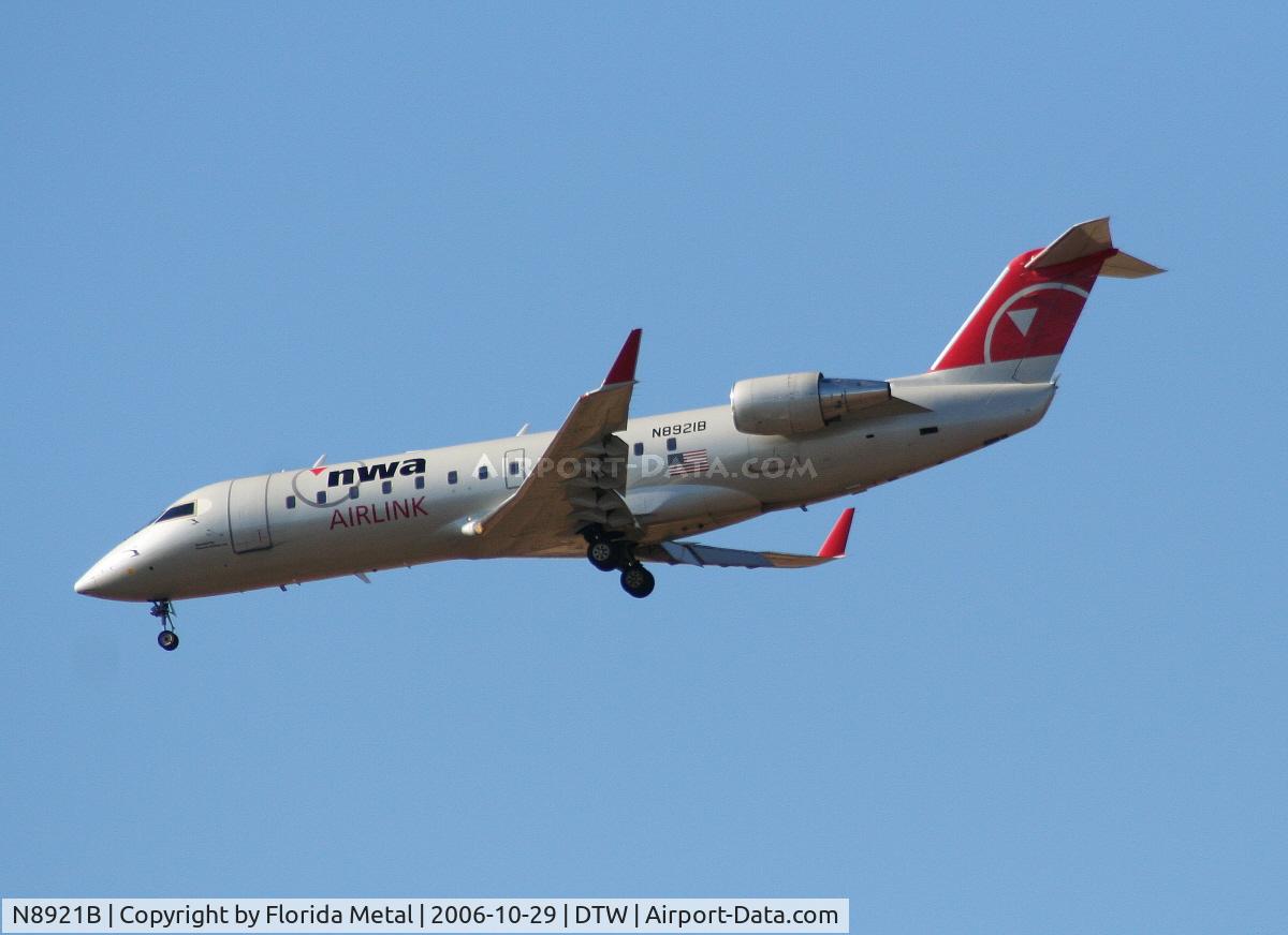 N8921B, 2004 Canadair CRJ-440 (CL-600-2B19) Regional Jet C/N 7921, Pinnacle