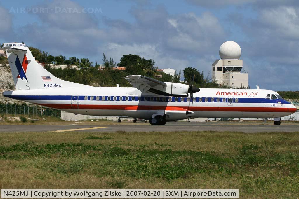 N425MJ, 1994 ATR 72-212 C/N 425, visitor
