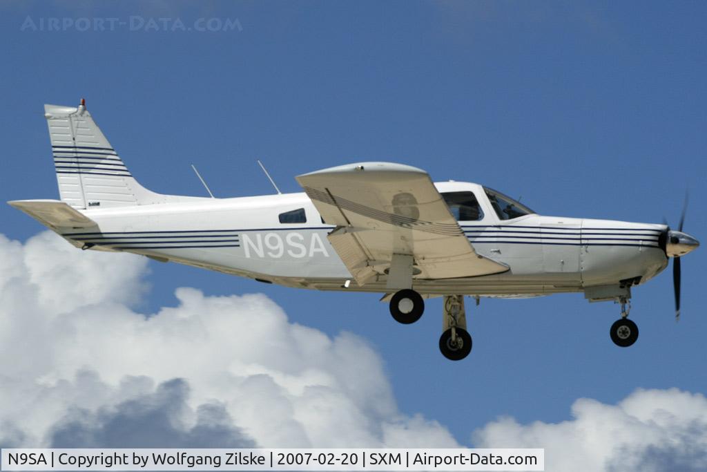 N9SA, 1977 Piper PA-32R-300 Cherokee Lance C/N 32R-7780530, visitor