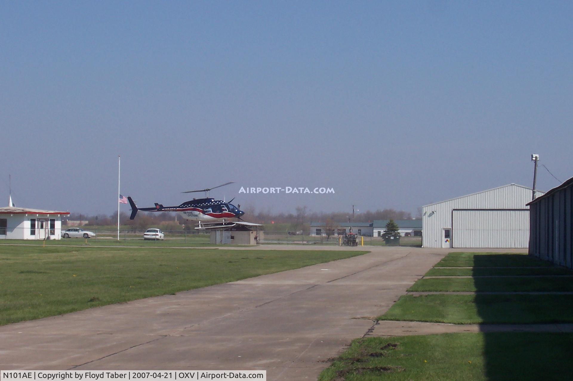 N101AE, 1980 Bell 206L-1 LongRanger II C/N 45454, Stopping for Fuel