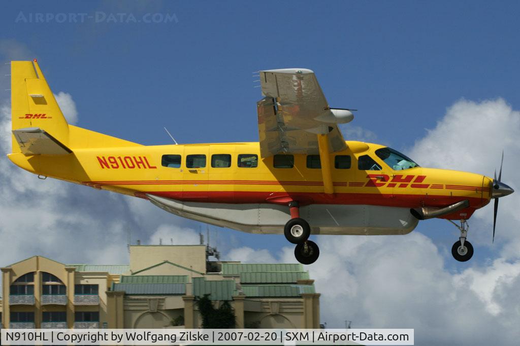 N910HL, 2004 Cessna 208B Grand Caravan C/N 208B1080, visitor