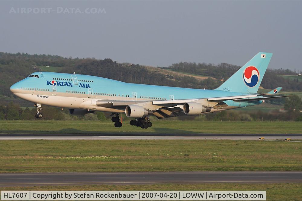 HL7607, 1989 Boeing 747-4B5 C/N 24198, Korean Air 747-400 arriving from Seoul-Incheon.