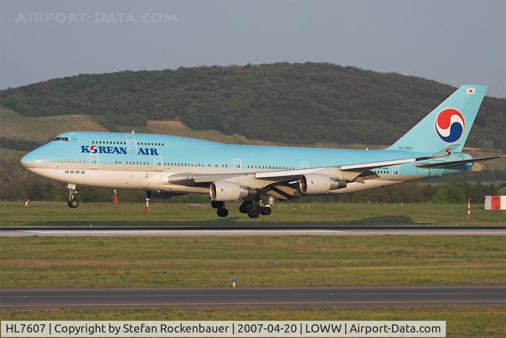 HL7607, 1989 Boeing 747-4B5 C/N 24198, Korean Air 747-400 arriving from Seoul-Incheon.