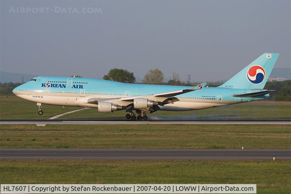 HL7607, 1989 Boeing 747-4B5 C/N 24198, Korean Air 747-400 arriving from Seoul-Incheon.