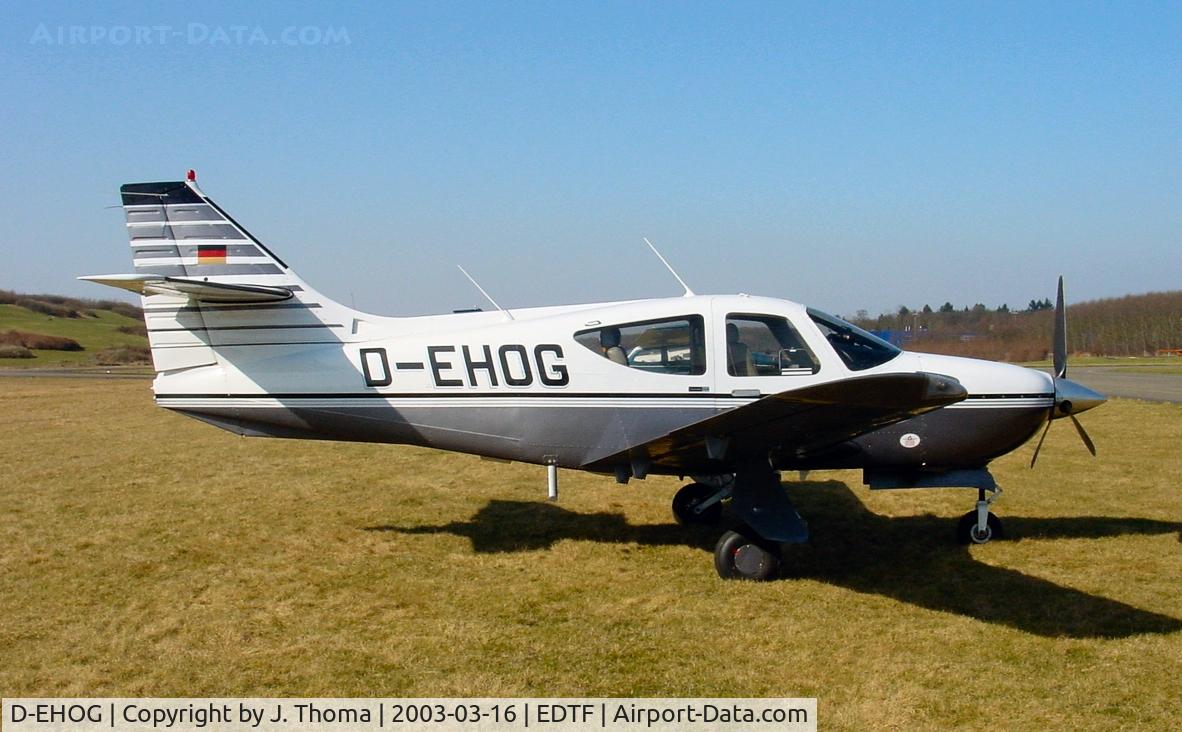 D-EHOG, Rockwell Commander 114 C/N 14592, Rockwell Commander 114