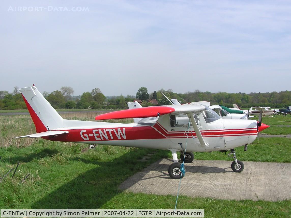 G-ENTW, 1978 Reims F152 C/N 1479, Cessna at Elstree