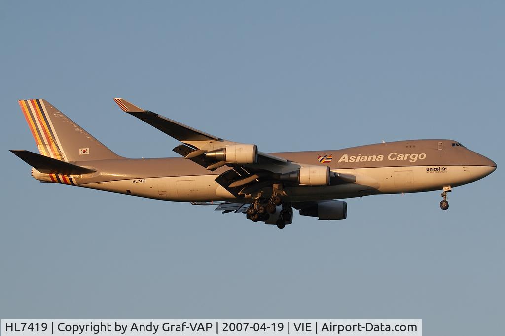 HL7419, 1994 Boeing 747-48EF (SCD) C/N 25781, Asiana B747-400