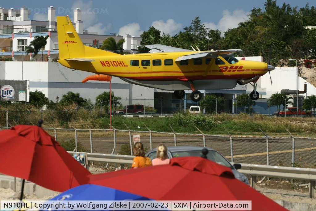 N910HL, 2004 Cessna 208B Grand Caravan C/N 208B1080, visitor
