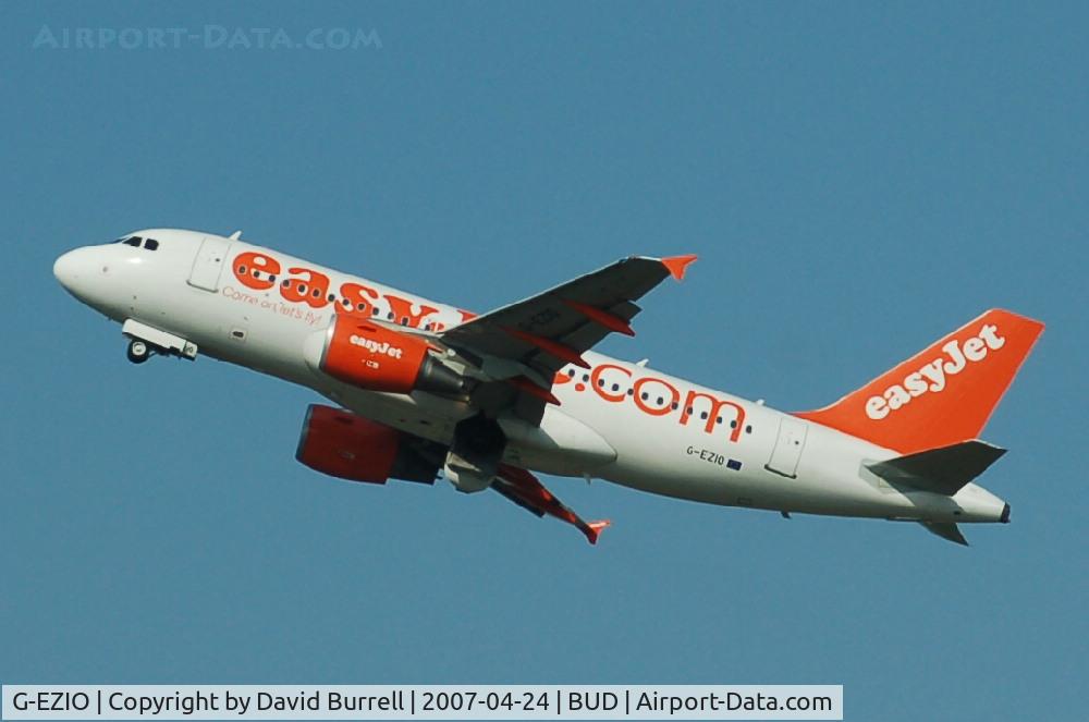 G-EZIO, 2005 Airbus A319-111 C/N 2512, EasyJet - Taking Off