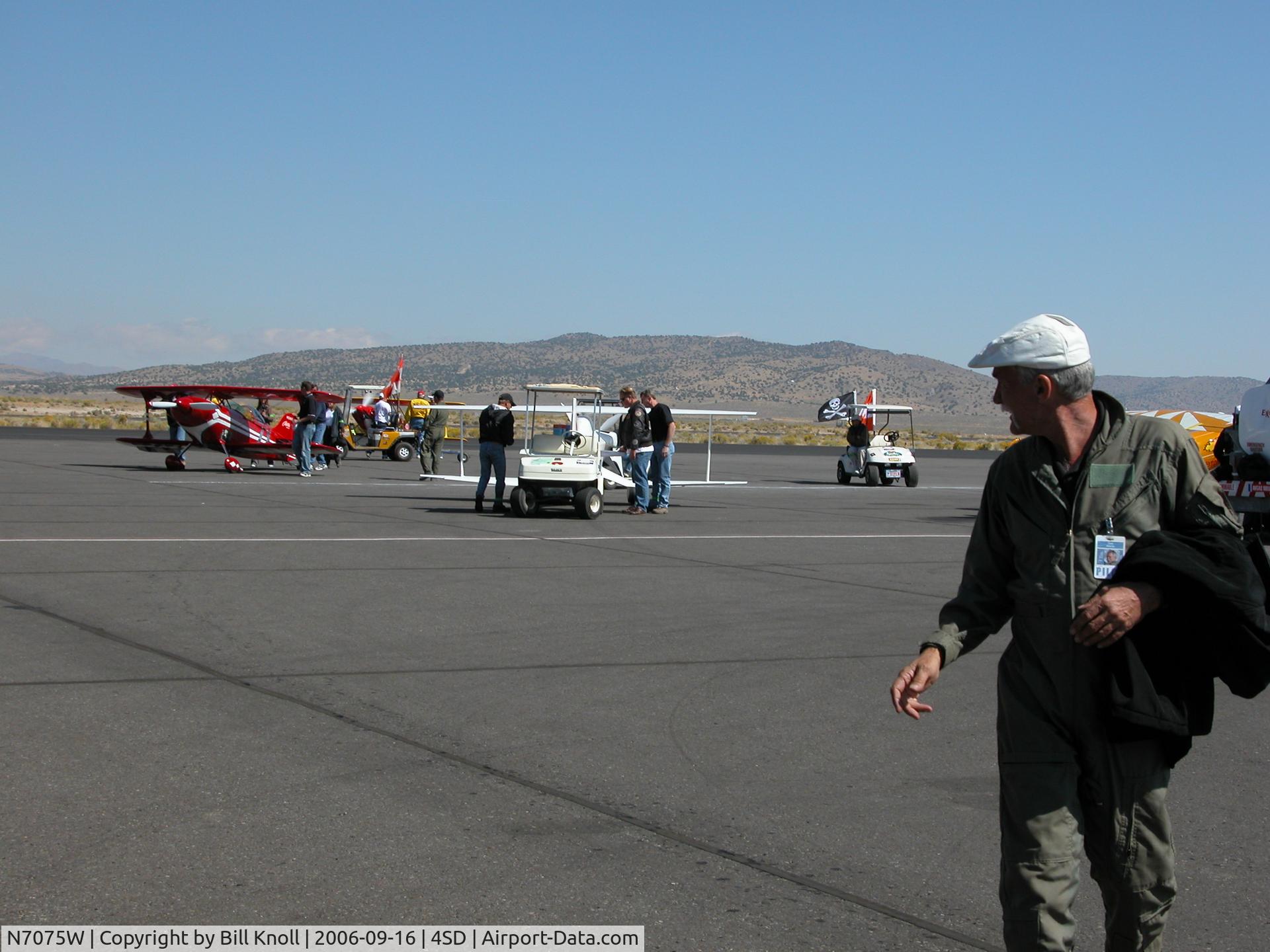 N7075W, Mong Sport Mod C/N ACA-6BA, Tom Looking Back after Setting a New Record