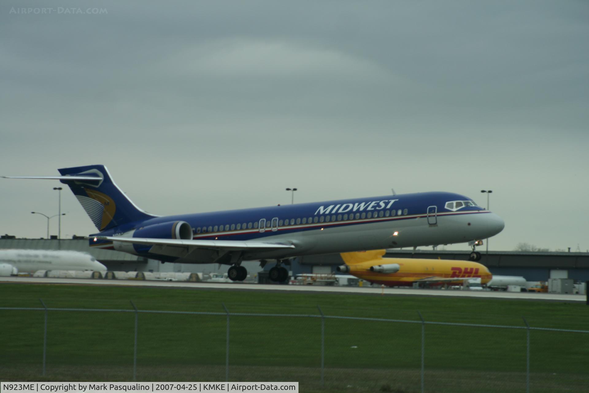 N923ME, 2005 Boeing 717-2BL C/N 55185, Boeing 717-200