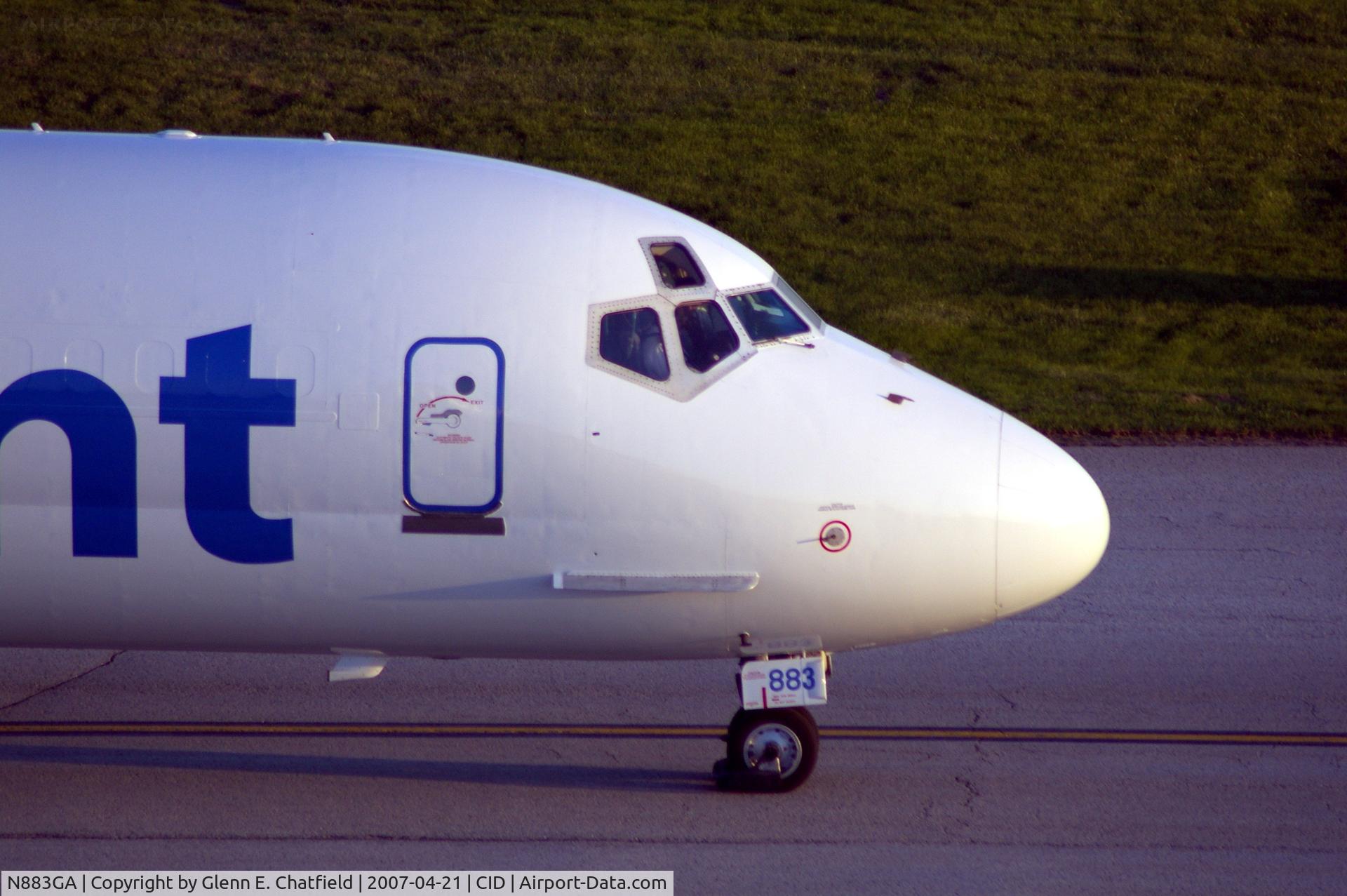 N883GA, 1987 McDonnell Douglas MD-83 (DC-9-83) C/N 49710, Taxiing for departure to Las Vegas