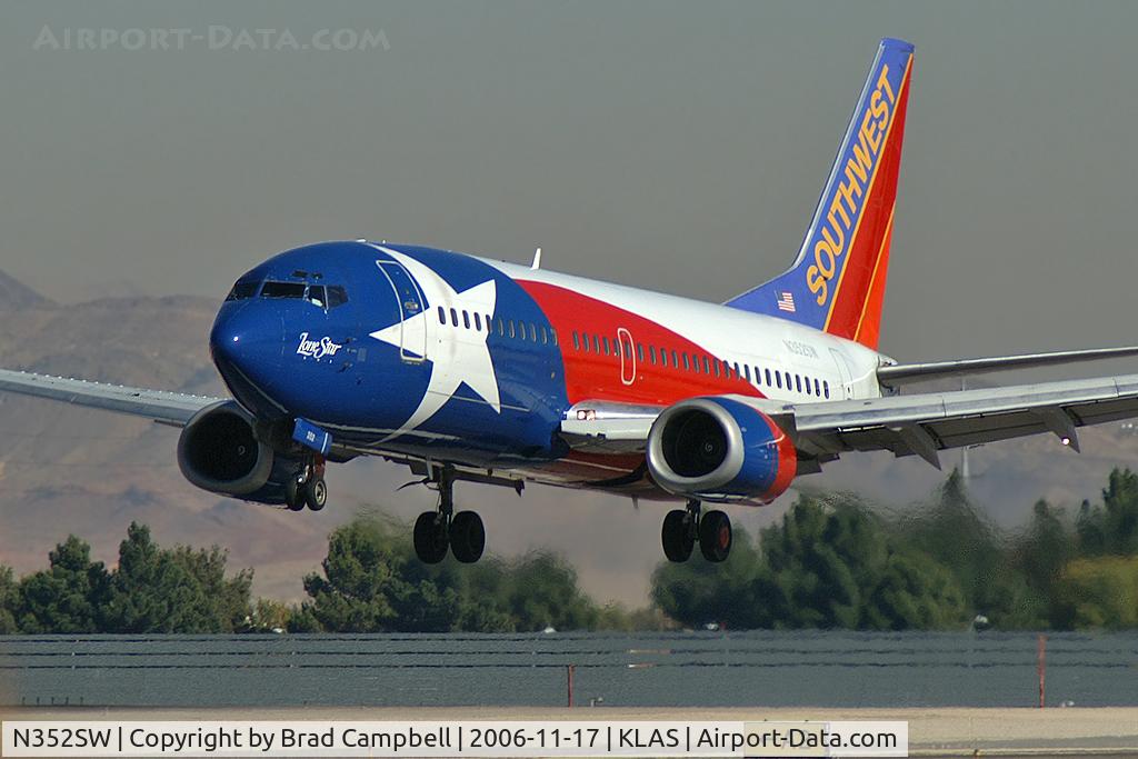 N352SW, 1990 Boeing 737-3H4 C/N 24888, Southwest Airlines - 'Texas Lone Star' / 1990 Boeing 737-3H4