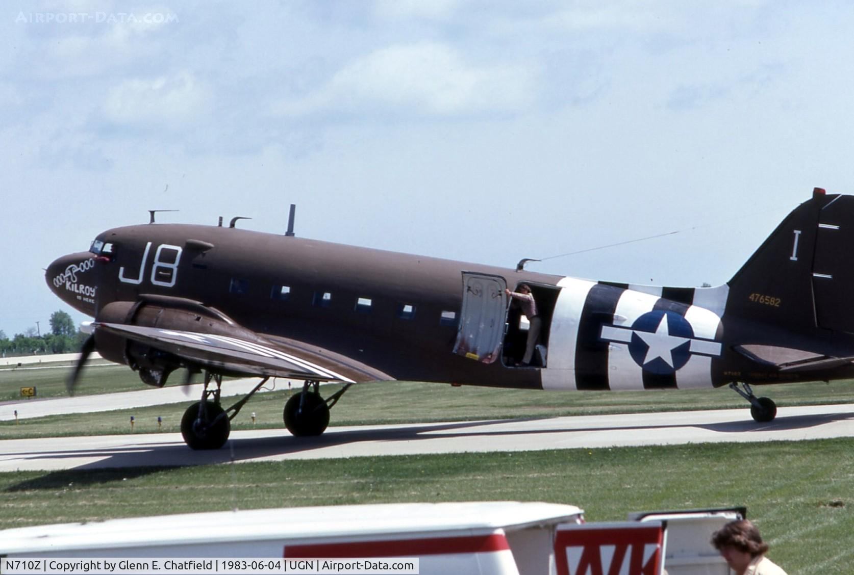 N710Z, 1944 Douglas DC3C C/N 32914, TC-47B 44-76582 taking on jumpers