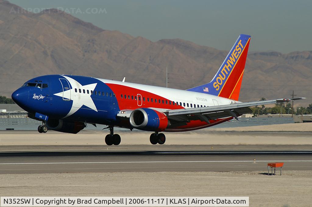 N352SW, 1990 Boeing 737-3H4 C/N 24888, Southwest Airlines - 'Texas Lone Star' / 1990 Boeing 737-3H4