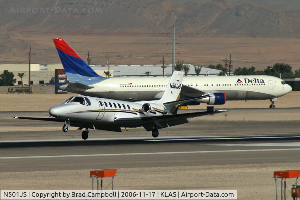 N501JS, 1990 Cessna 560 C/N 560-0066, Chrysler Aviation Inc. - Van Nuys, California / 1990 Cessna 560