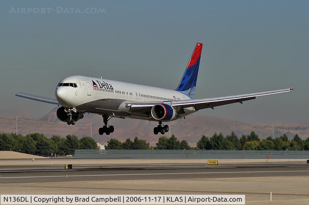 N136DL, 1991 Boeing 767-332 C/N 25146, Delta Airlines / 1991 Boeing 767-332