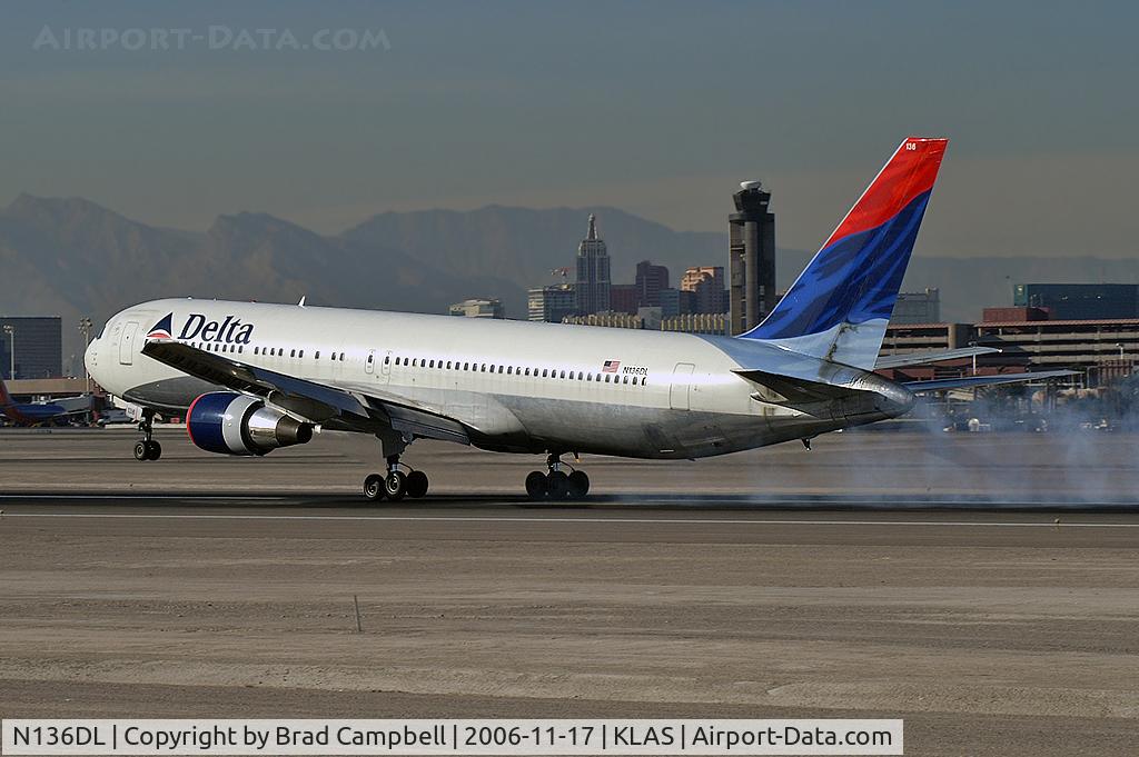 N136DL, 1991 Boeing 767-332 C/N 25146, Delta Airlines / 1991 Boeing 767-332