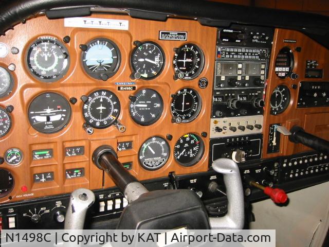 N1498C, 1978 Cessna 177B Cardinal C/N 17702739, nice panel