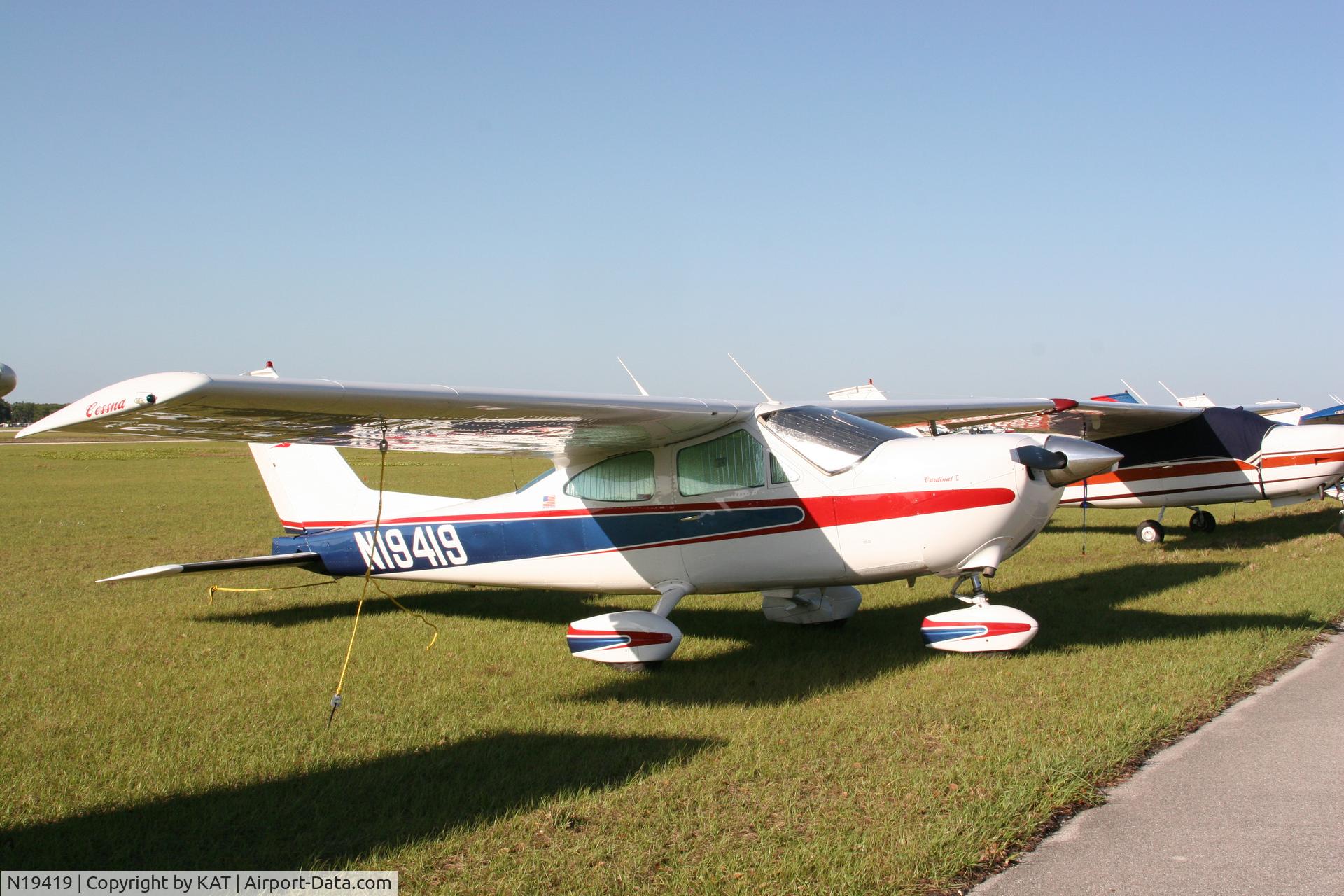 N19419, 1976 Cessna 177B Cardinal C/N 17702570, nice