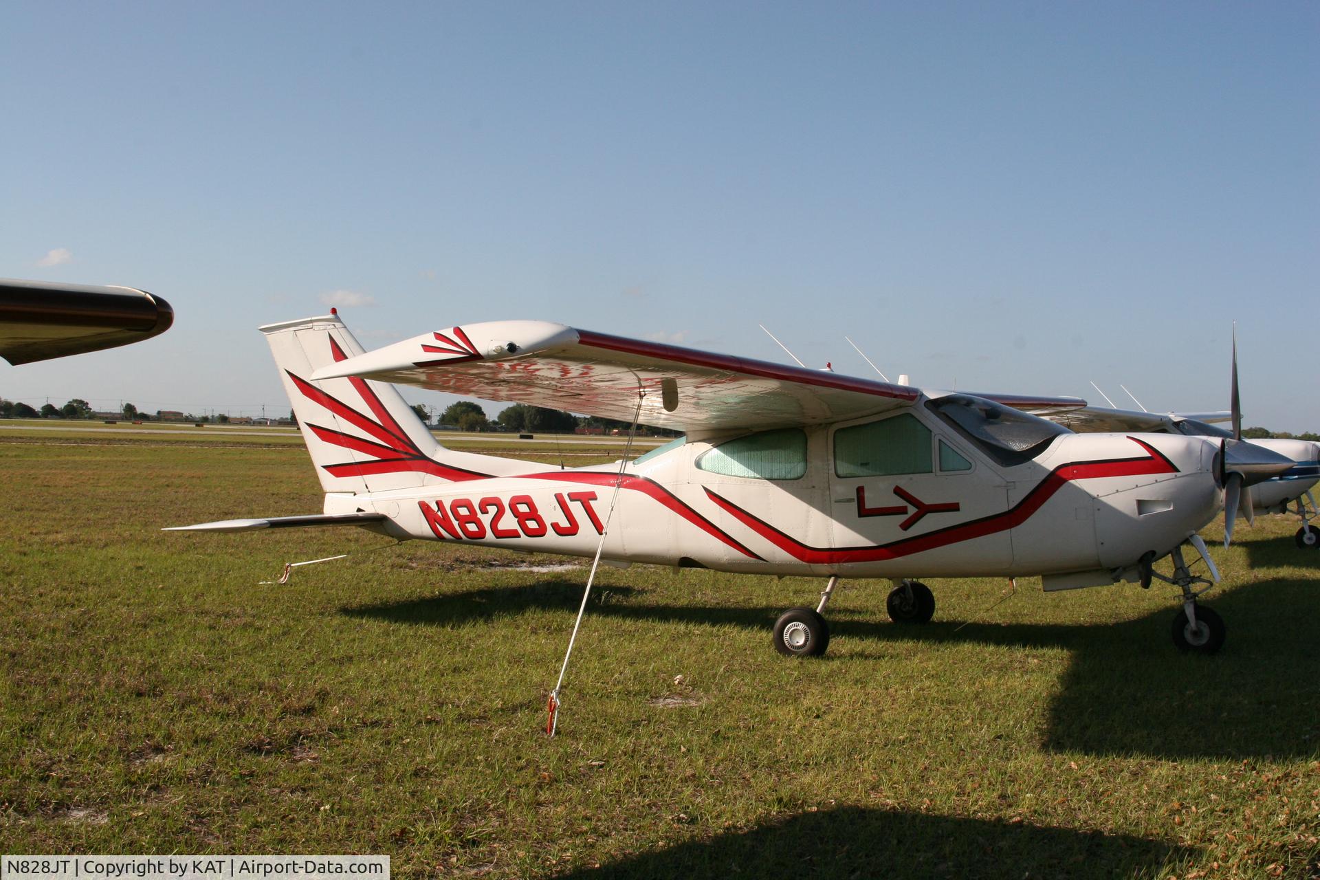 N828JT, 1976 Cessna 177RG Cardinal C/N 177RG0945, nice