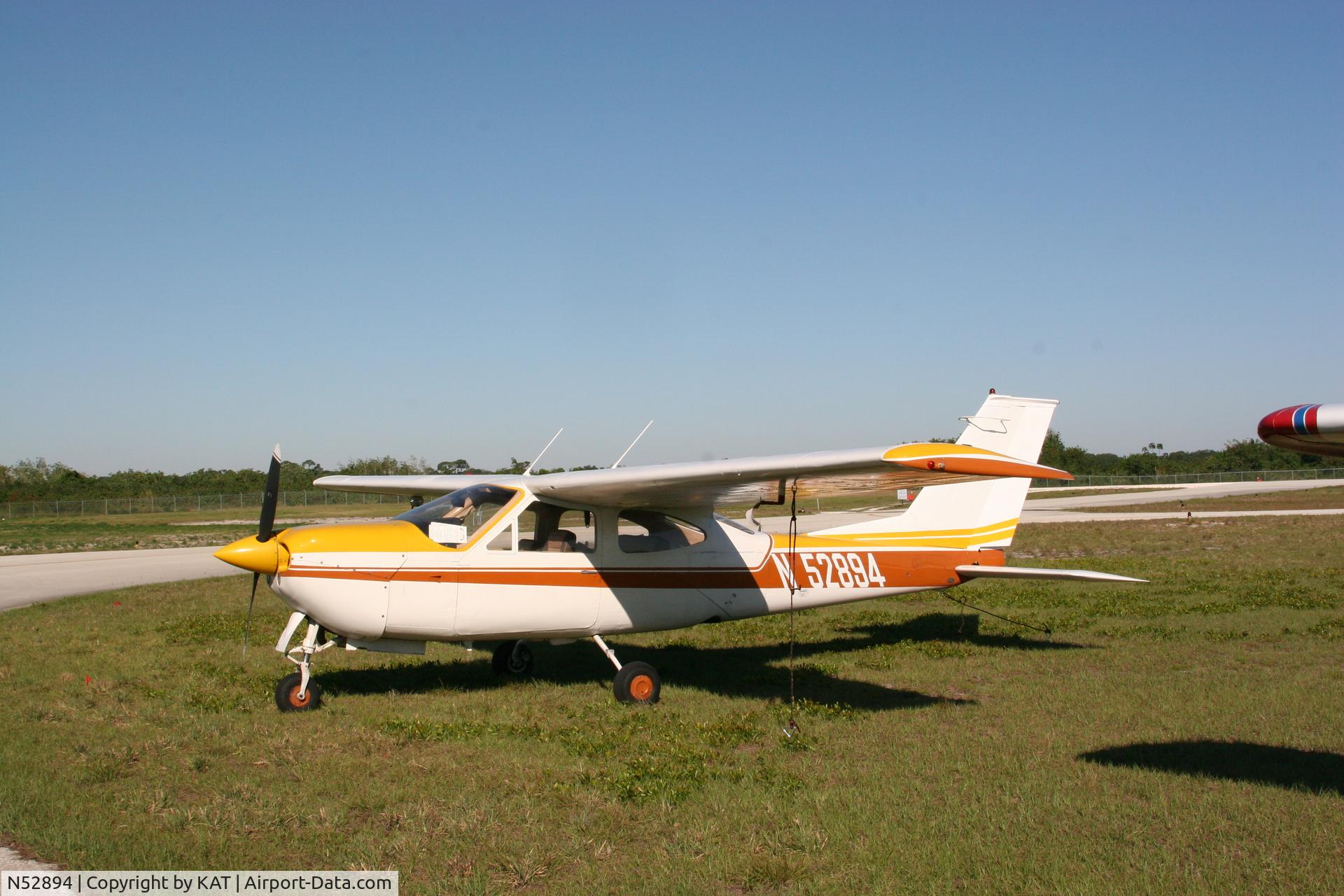 N52894, 1977 Cessna 177RG Cardinal C/N 177RG1302, nice