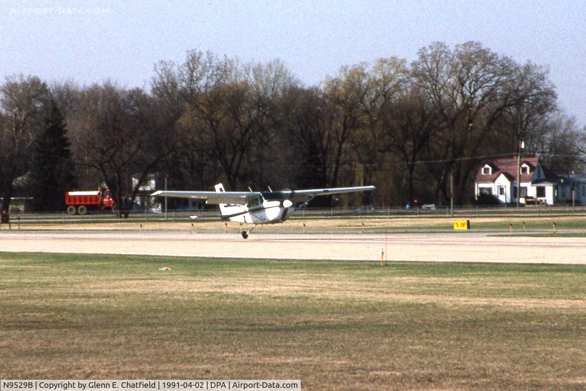 N9529B, Cessna 172RG Cutlass RG C/N 172RG0857, Uncooperative landing gear.  Excellent landing.