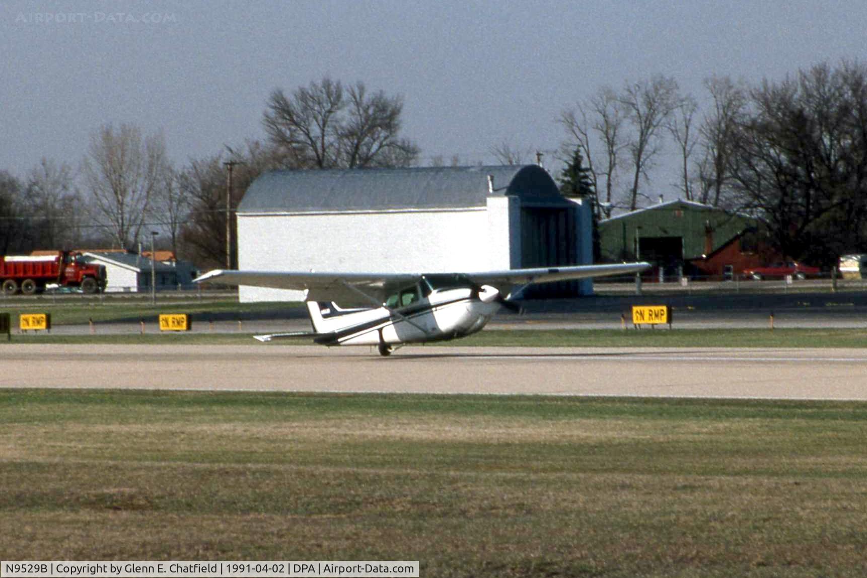 N9529B, Cessna 172RG Cutlass RG C/N 172RG0857, Uncooperative landing gear.  Excellent landing.