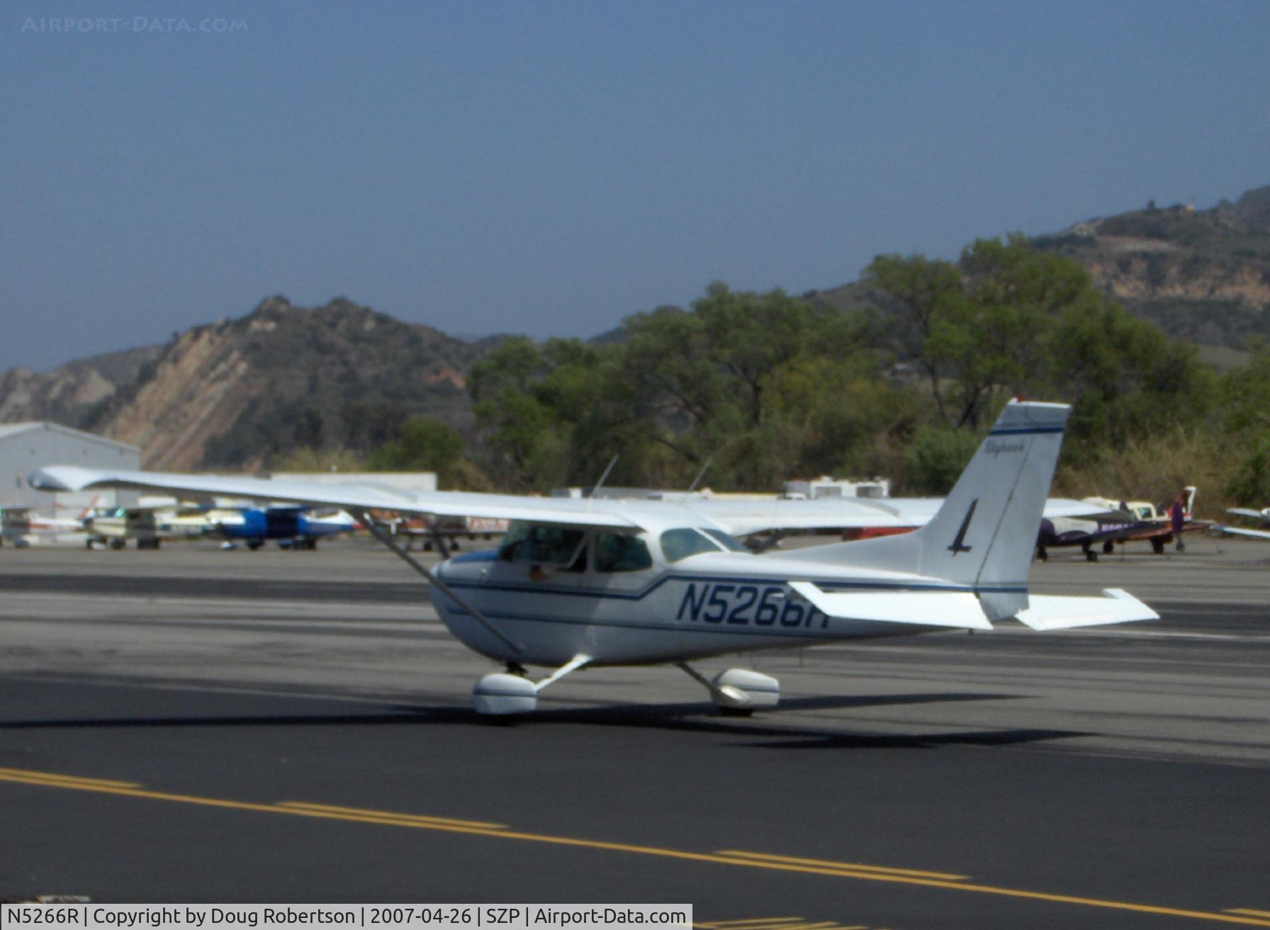 N5266R, 1974 Cessna 172M C/N 17263480, 1974 Cessna 172M, Lycoming O-320-E2D 150 Hp, taxi to Rwy 22