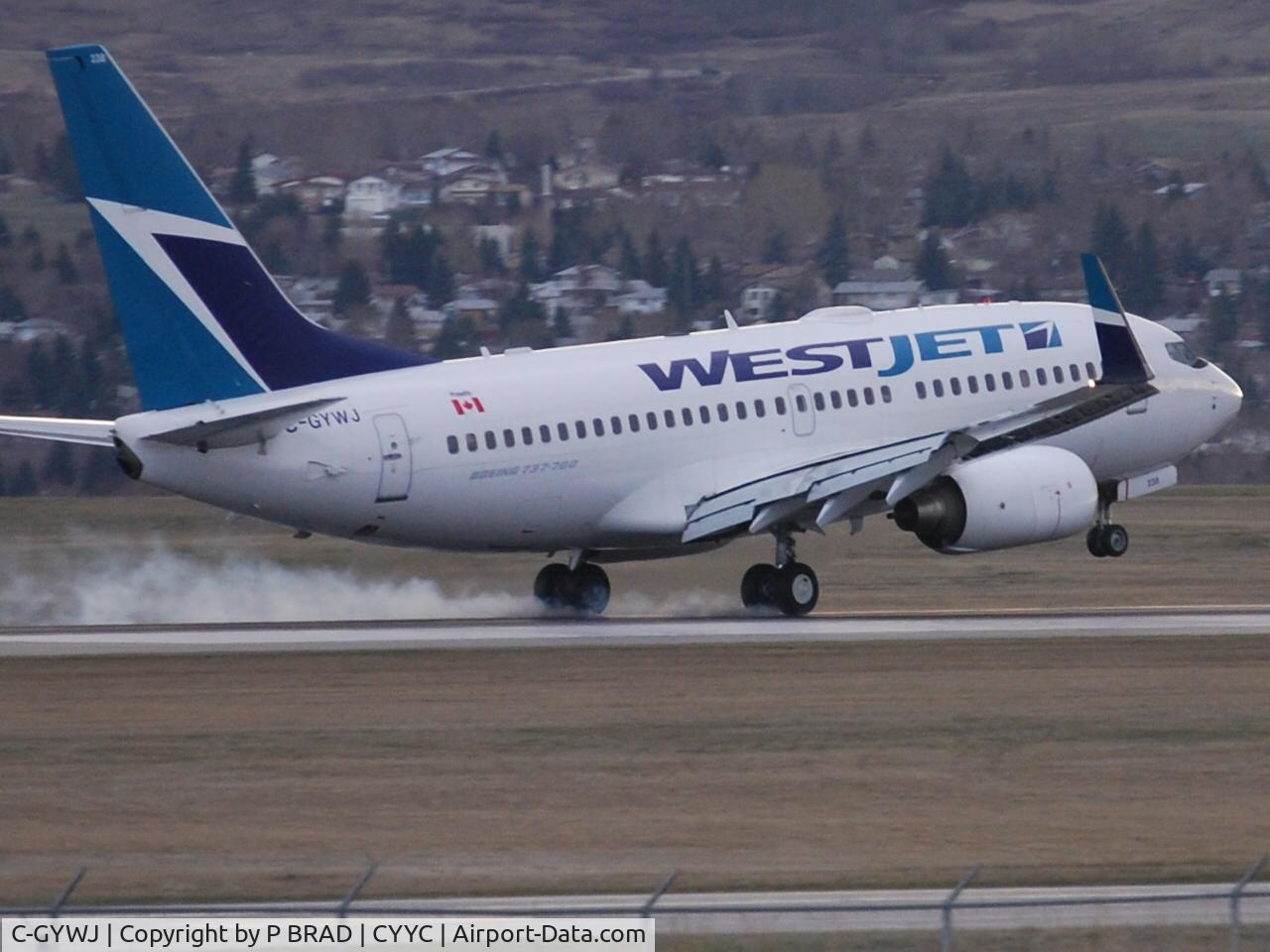 C-GYWJ, 2006 Boeing 737-7CT C/N 32772, CYYC RNY 28