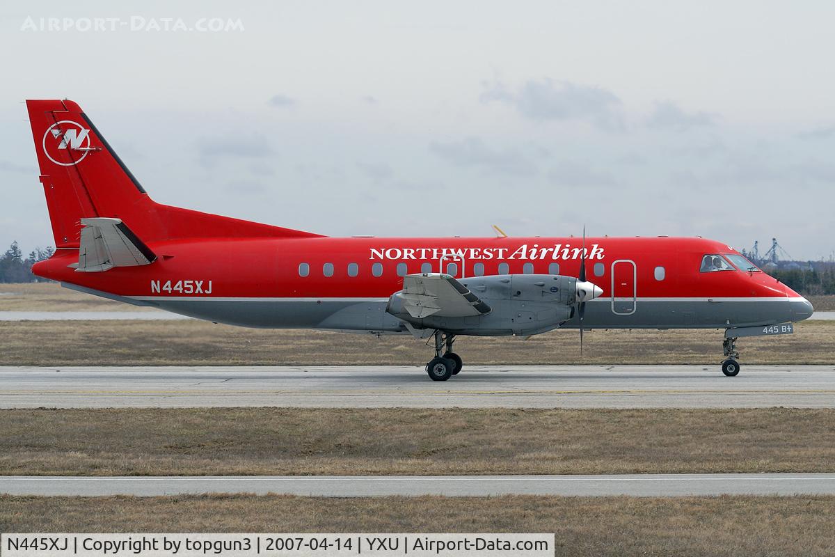 N445XJ, 1998 Saab 340B C/N 340B-445, Taxiing on Golf.