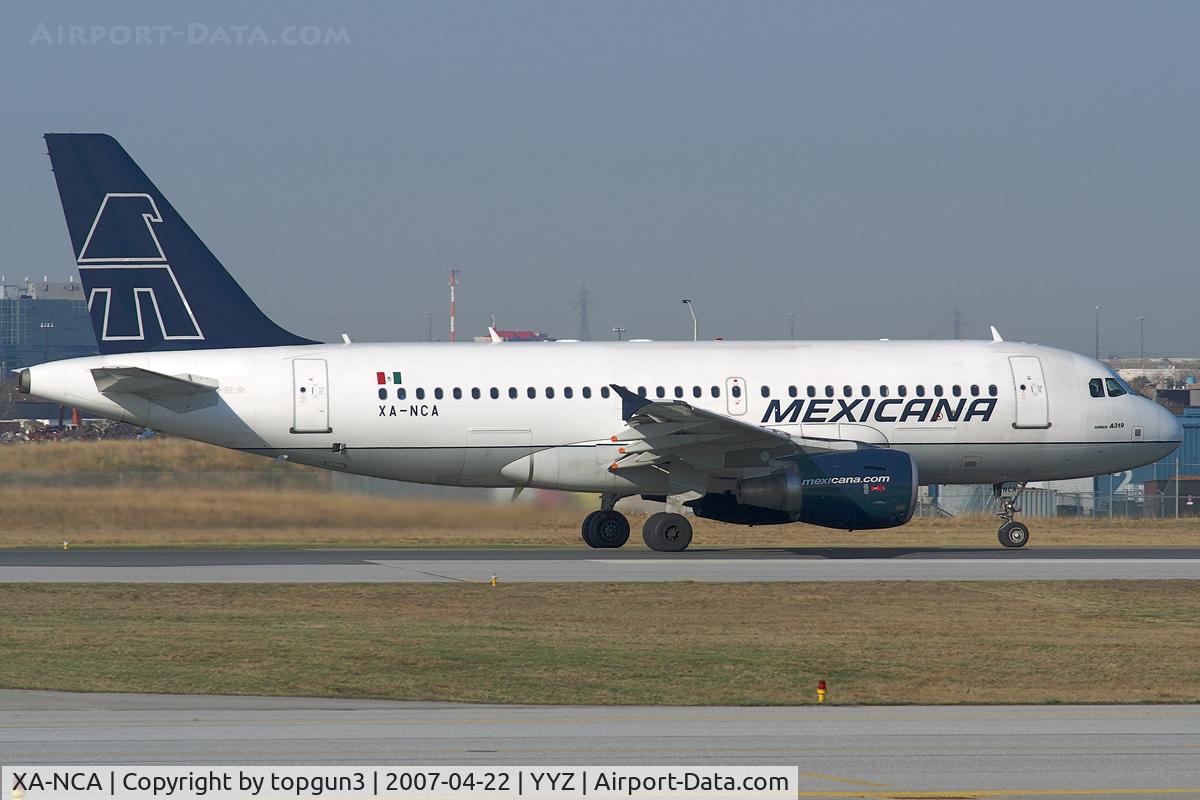 XA-NCA, 2004 Airbus A319-112 C/N 2126, Departing via RWY33L.