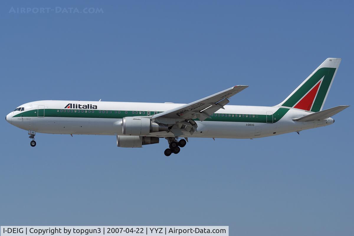 I-DEIG, 1996 Boeing 767-33A C/N 27918, Short final for RWY23.