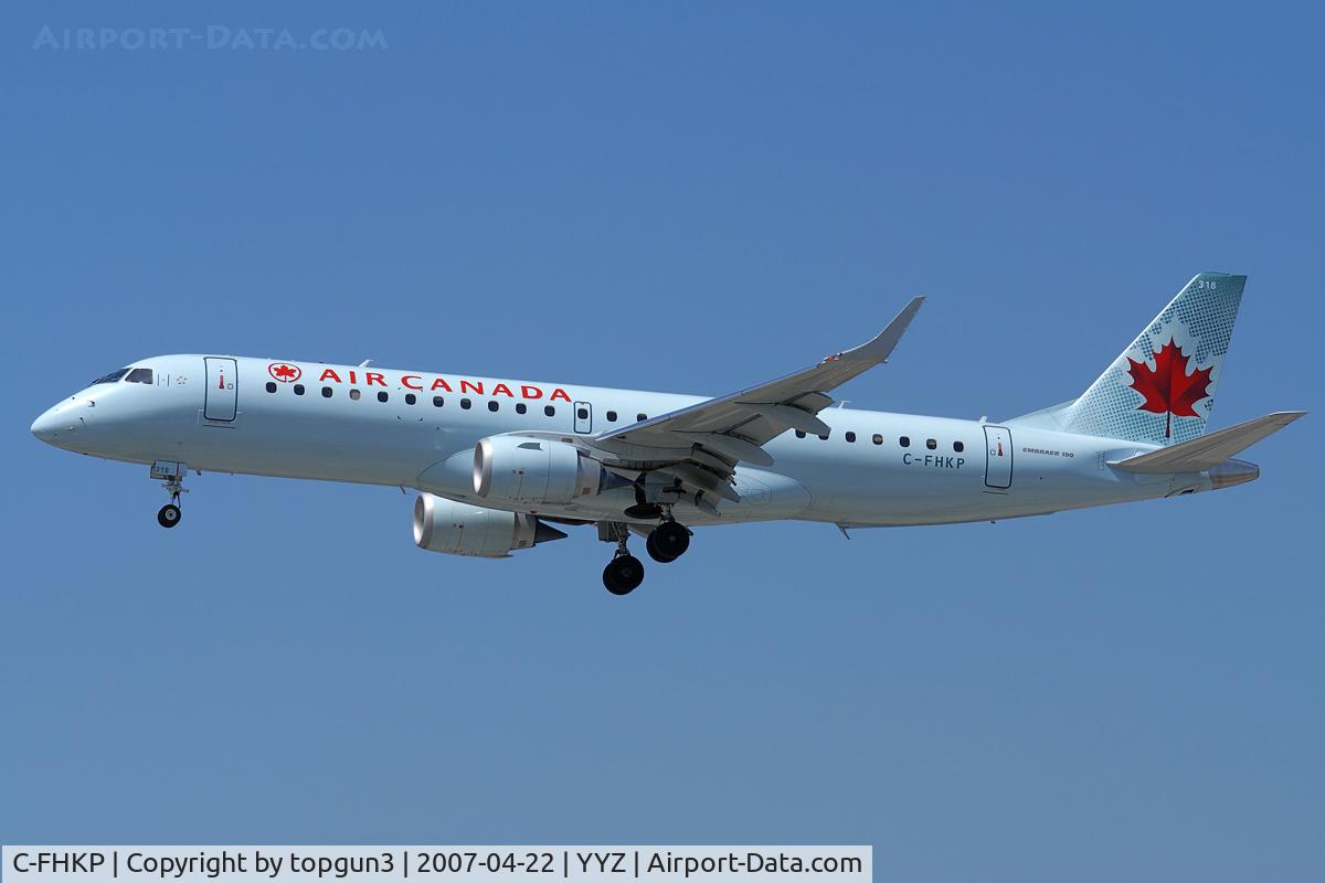 C-FHKP, 2006 Embraer 190AR (ERJ-190-100IGW) C/N 19000055, Short final for RWY23.