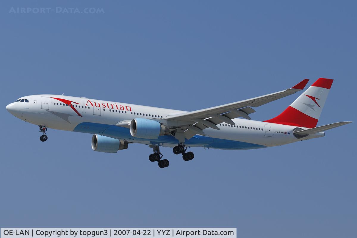 OE-LAN, 1997 Airbus A330-223 C/N 195, Short final for RWY23.