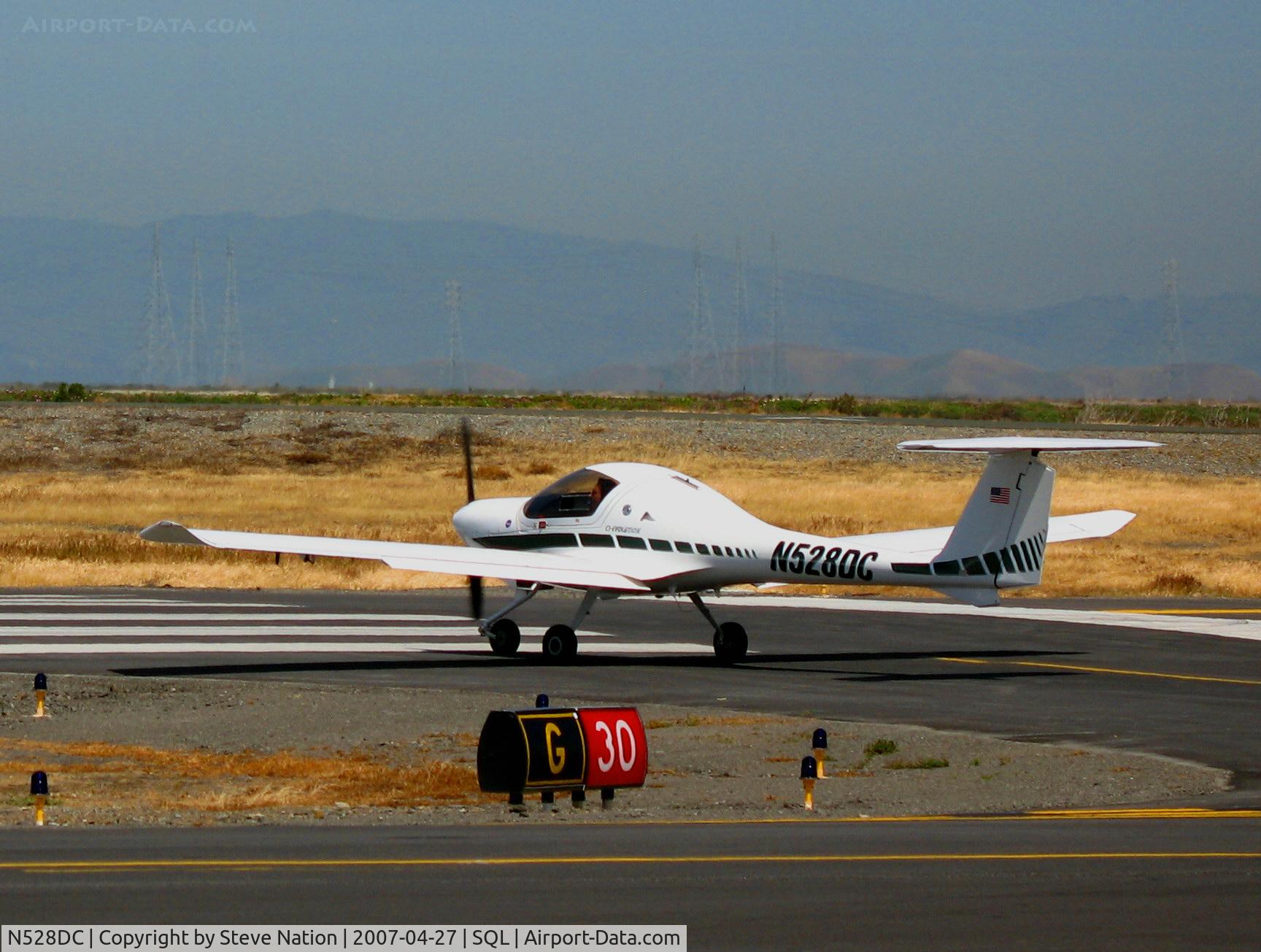 N528DC, 2000 Diamond DA-20C-1 Eclipse C/N C0128, 2000 Diamond DA 20-C1 taxying @ San Carlos, CA