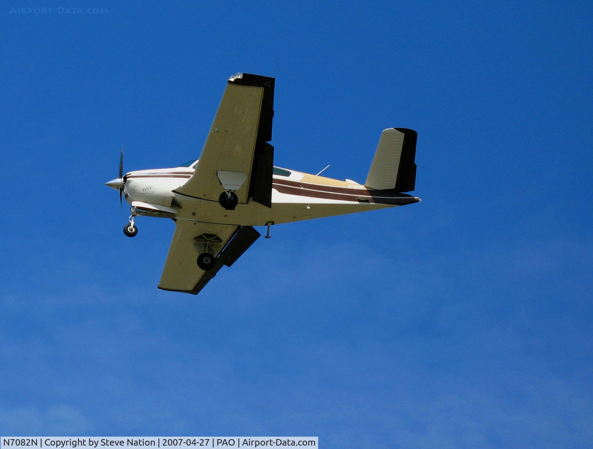 N7082N, 1967 Beech V35A Bonanza C/N D-8661, 1967 Beech V35A on final approach @ Palo Alto, CA