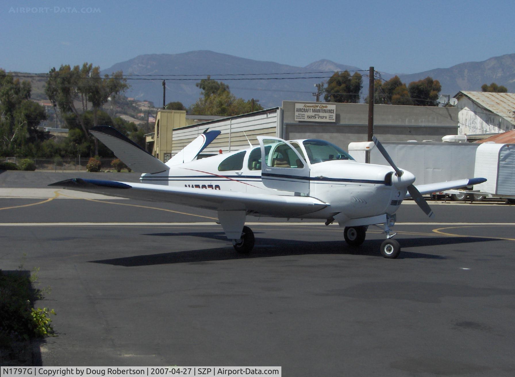 N1797G, 1962 Beech P35 Bonanza C/N D-6975, 1962 Beech P35 BONANZA, Continental IO-470-N 260 Hp, refueling