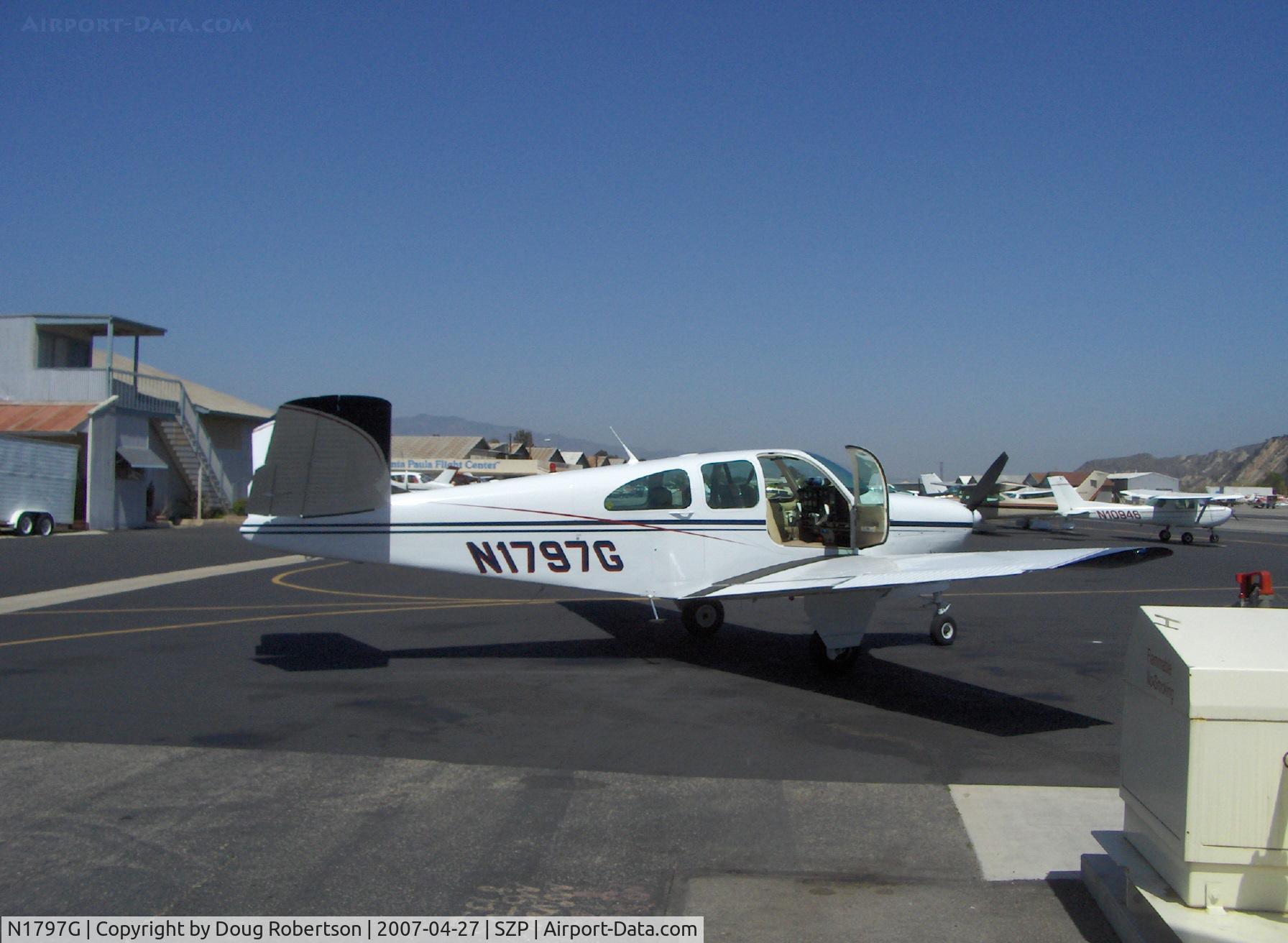 N1797G, 1962 Beech P35 Bonanza C/N D-6975, 1962 Beech P35 BONANZA, Continental IO-470-N 260 Hp, refueling