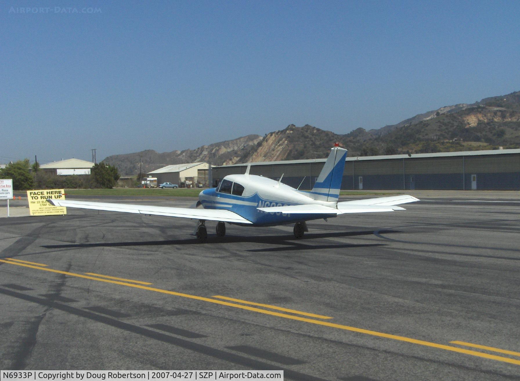 N6933P, 1960 Piper PA-24-250 Comanche C/N 24-2067, 1960 Piper PA-24-250 COMANCHE, Lycoming O-540-E 250 Hp, runup for rwy 22