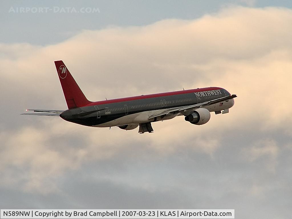 N589NW, 2003 Boeing 757-351 C/N 32989, Northwest Airlines / 2003 Boeing 757-351