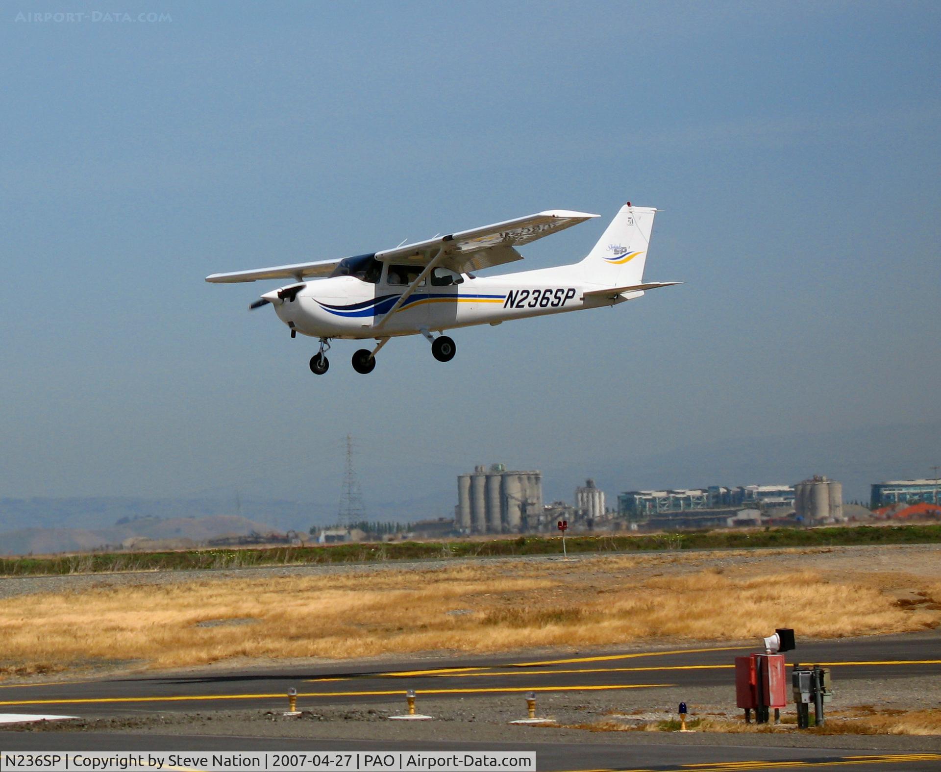 N236SP, 1999 Cessna 172S C/N 172S8213, Bay Area Flyers 1999 Cessna 172S on final approach @ Palo Alto, CA